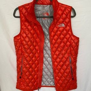 Women's size S North Face Stowaway Vest